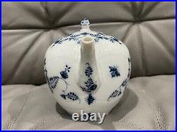 Antique 18th / 19th Century German KPM Porcelain Blue Strawflower Pattern Teapot
