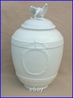 Antique Continental Kpm Berlin Large Blanch De Chine Porcelain Lidded Urn Vase