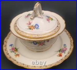 Antique KPM Berlin porcelain Bonbonniere / Bowl with lid 19th C