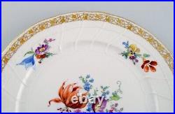 KPM, Berlin. Five antique dinner plates in curved porcelain. Late 19th C