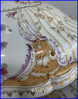 KPM Royal Berlin Porcelain, Reliefzierat, Oval Covered Serving Dish, 1914-1919
