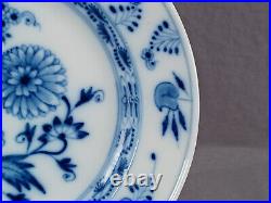 Late 18th Century KPM Berlin Hand Painted Blue Onion 9 3/8 Inch Plate